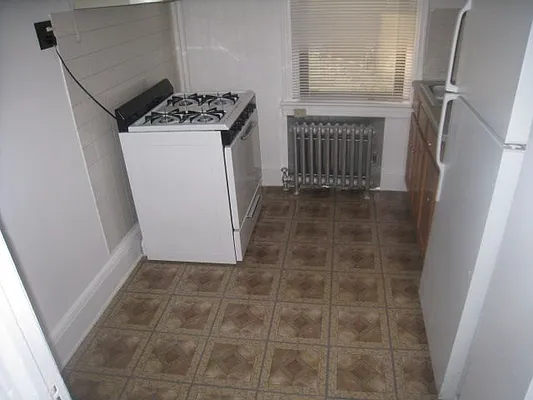 Rented by Alexiou Realty | media 1