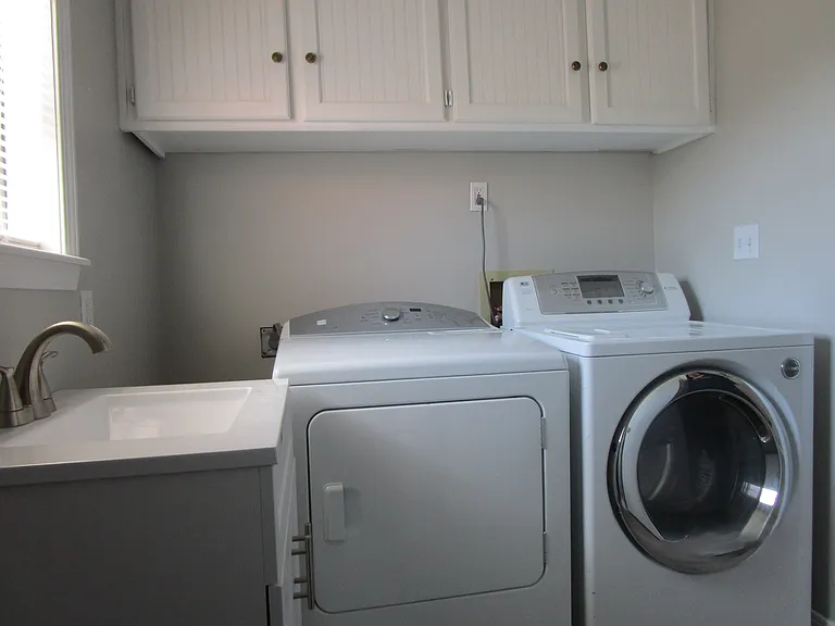 104 Pecan St — Photo 8