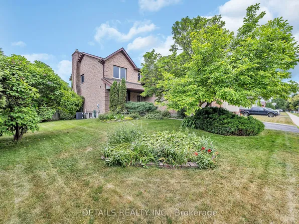 1020 Ambleside Cres S, Kingston, ON K7P 2B3