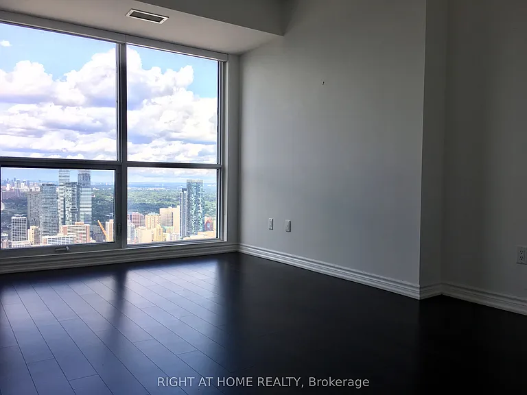 386 Yonge St #5502 — Photo 8