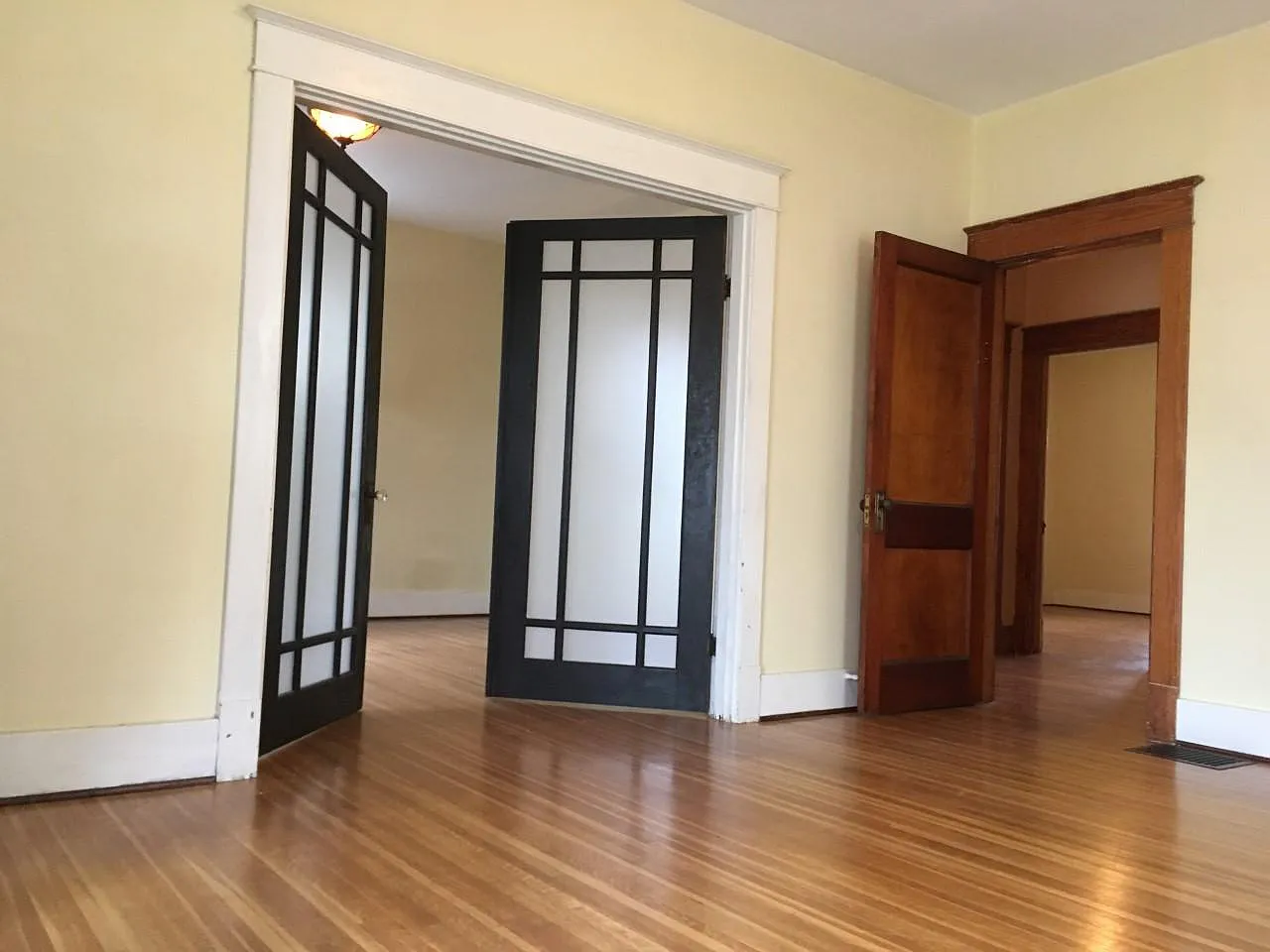 2 bed, 1200 sqft, $1,800 — Photo 2