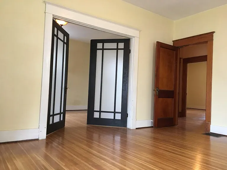 1020 Charles St — Photo 2