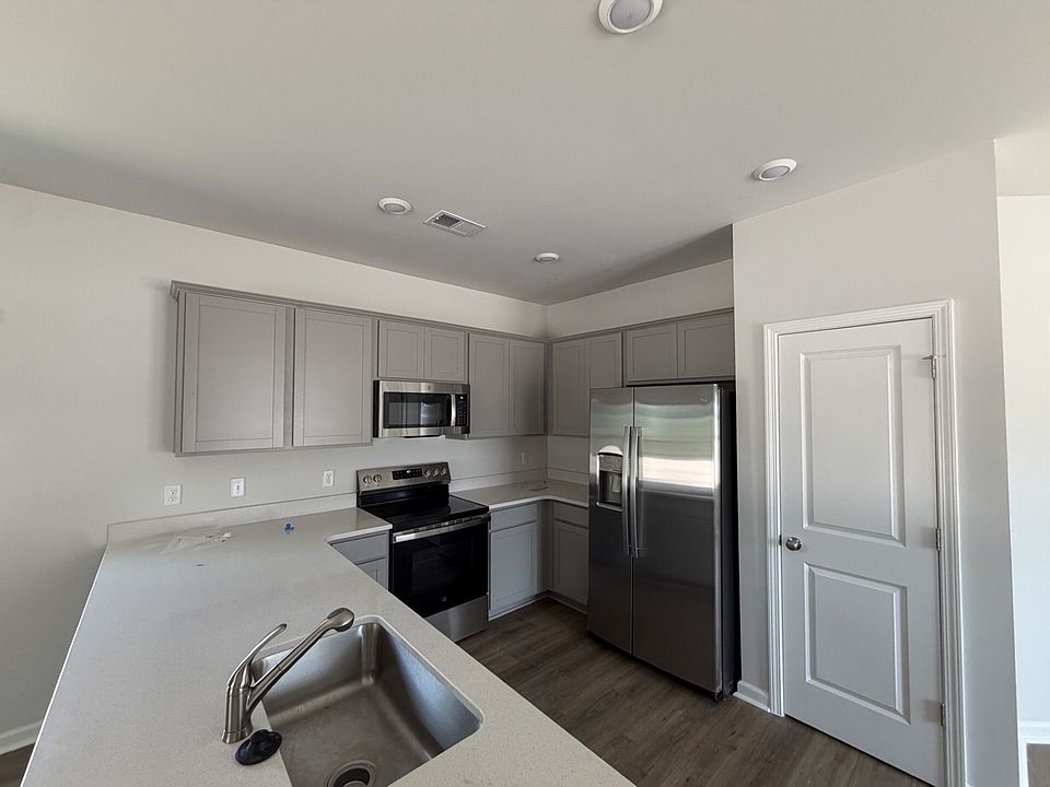 1st image of 39 Gooseberry Ct NE