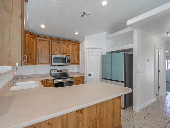 5th image of 87 Pheasant Dr
