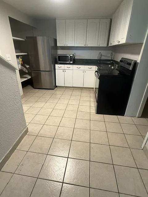 3221.5 Grand Ave - 1 — Photo 2