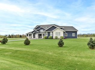 S101W33315 Genevieve DRIVE, Mukwonago, WI 53149