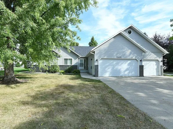 2541 26th Ave S, Fargo, ND 58103