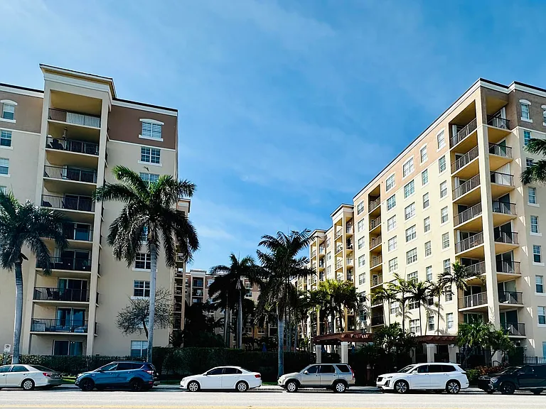 1801 N Flagler Dr #101 — Photo 25