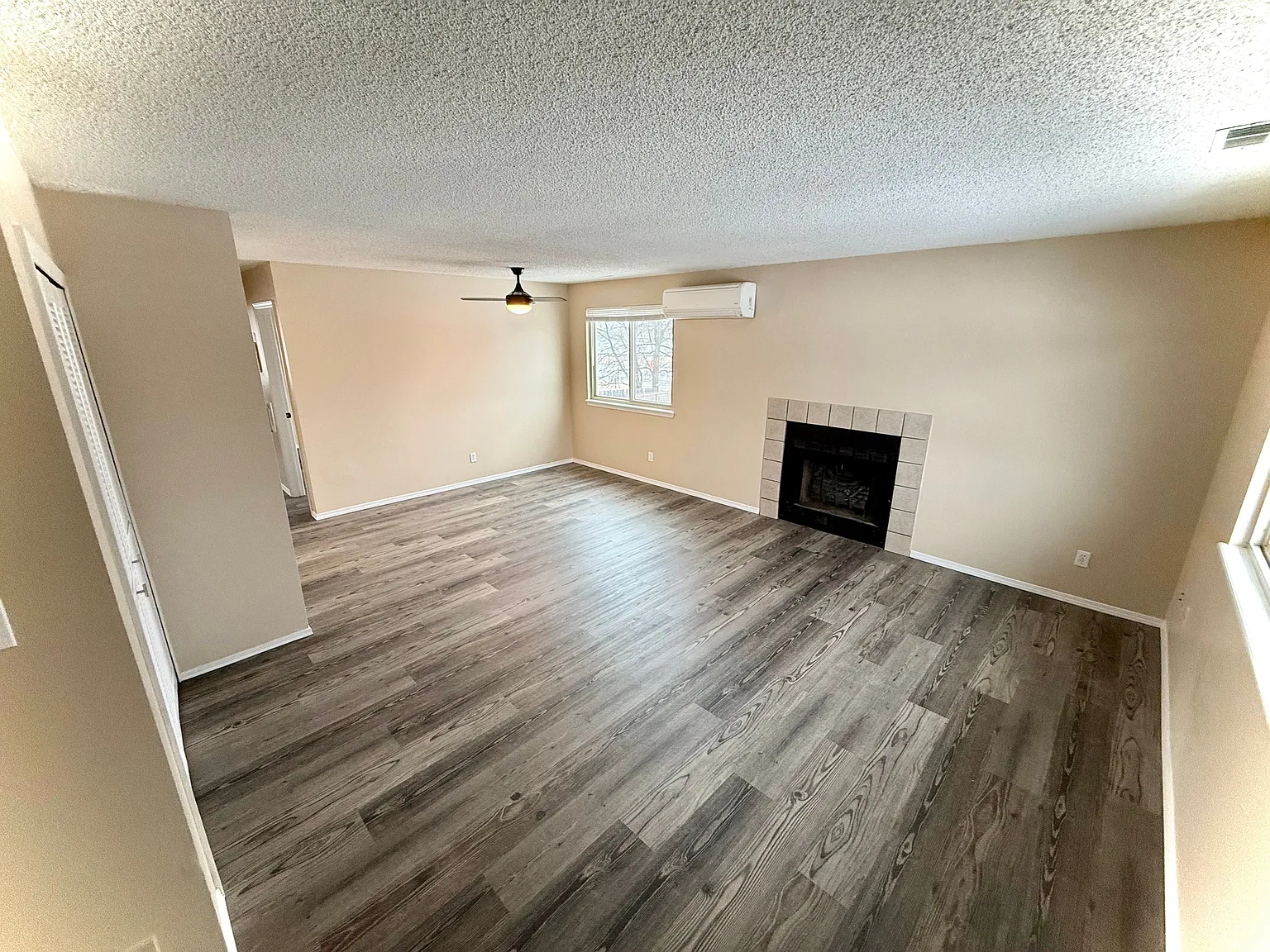 2 bed, 1.0 bath, 800 sqft, $1,300 — Photo 1
