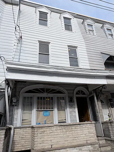 307 W Centre St Photo 1