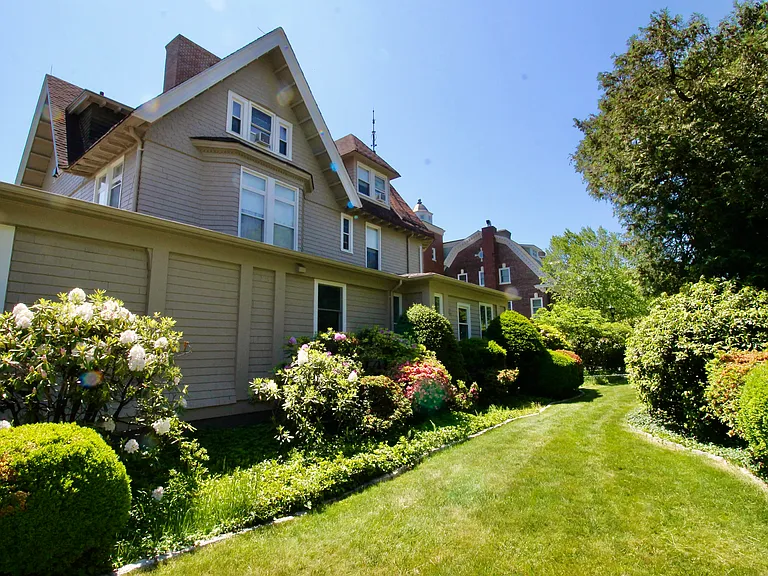 39 N Mountain Ave #9 — Photo 23