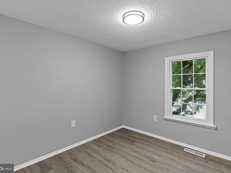 1718 Brightwell Ct — Photo 16