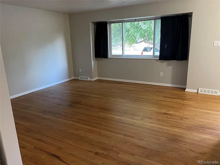 3260 E Orchard Rd — Photo 2