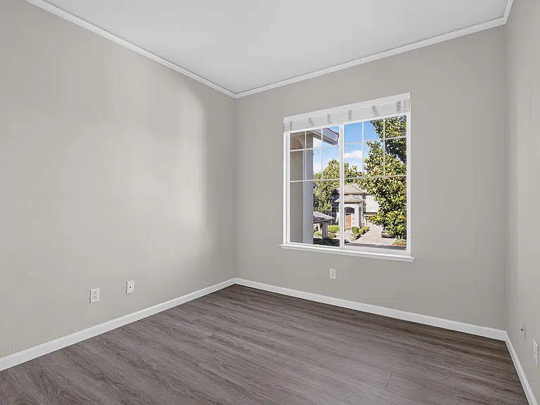 5858 Hazelwood Cmn — Photo 21