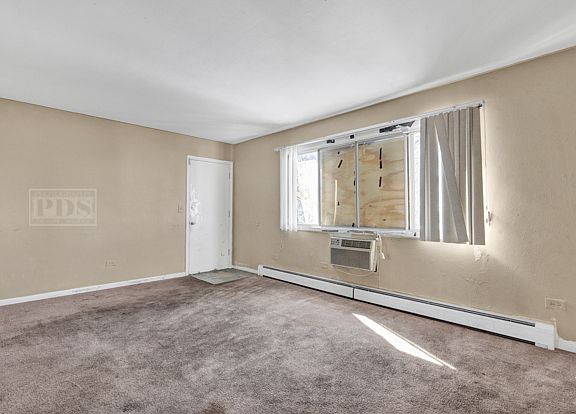 3rd image of 1035 Todd Farm Dr APT 3