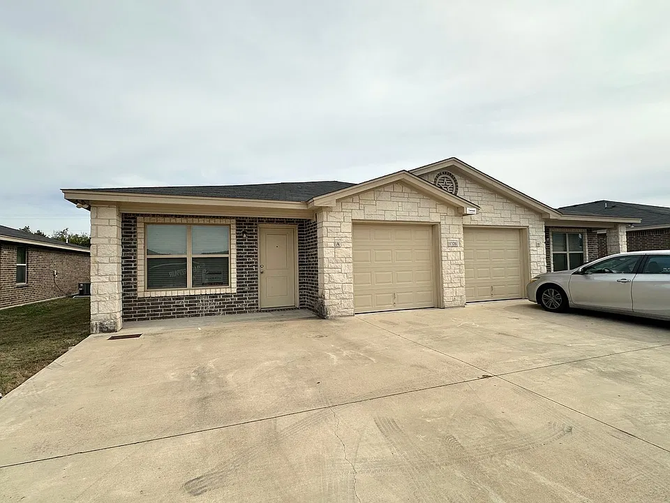 4306 Ivory Ln