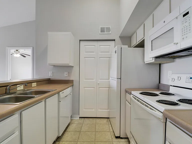 141 SW Palm Dr #306 — Photo 23