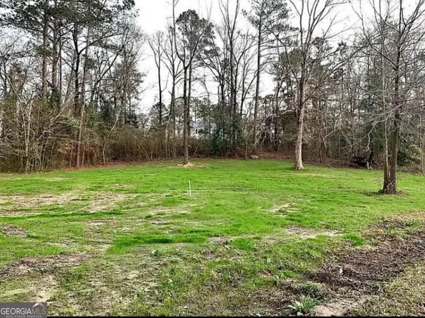 137 Pine Cir, Mc Intyre, GA 31054