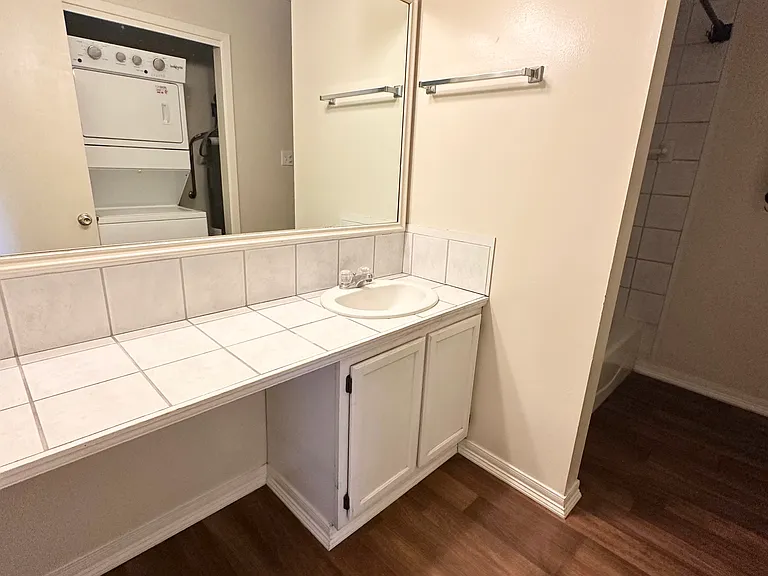 103 Carolyn Dr — Photo 5