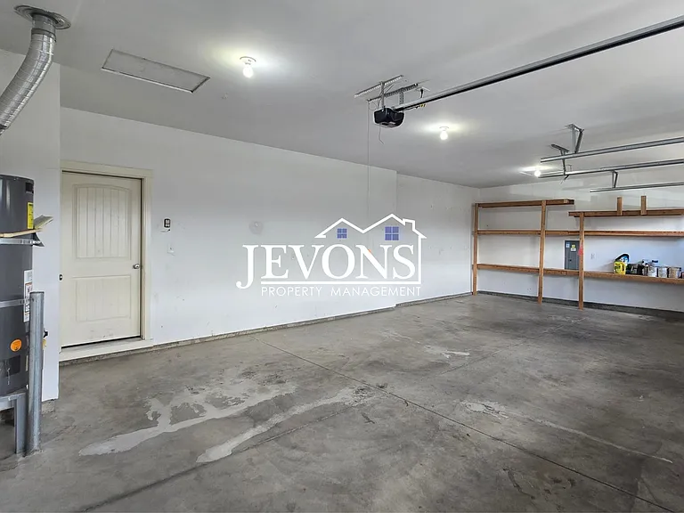 106 Golding St — Photo 9