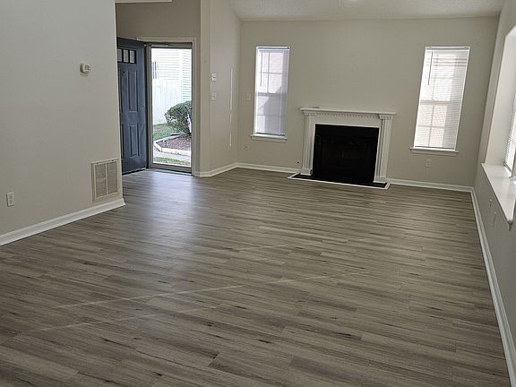 3rd image of 808 Snead Dr