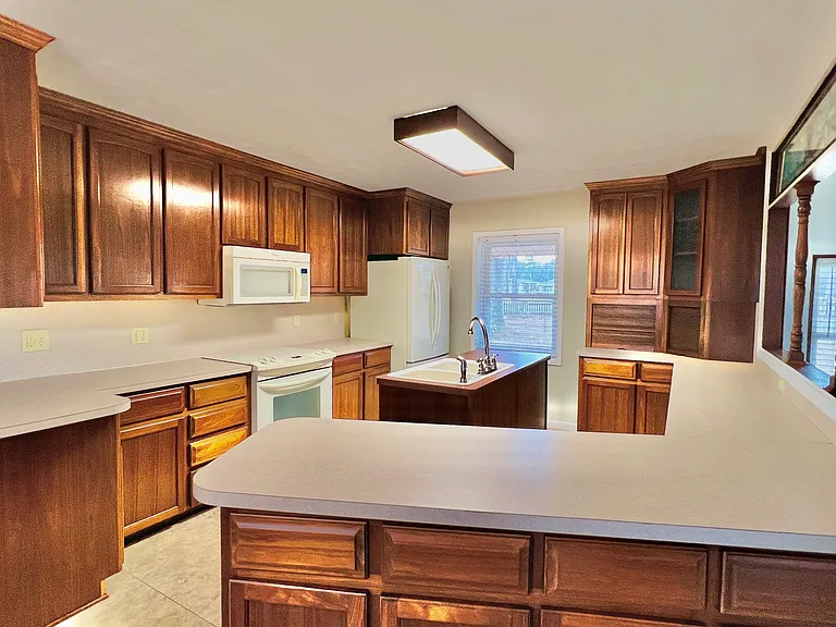 225 Lowe Dr #1 — Photo 8