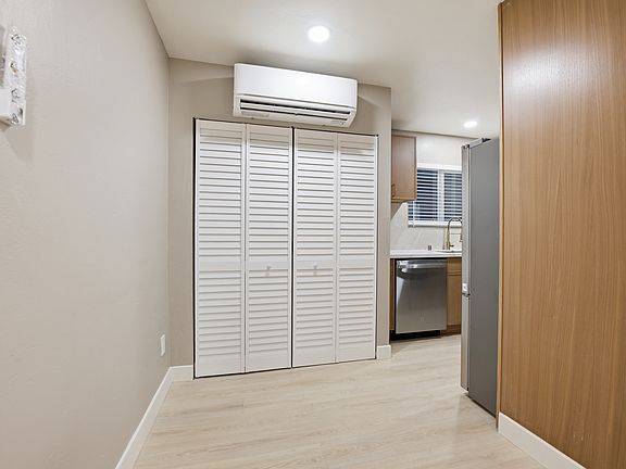 4th image of 4021 Lamont St APT 2