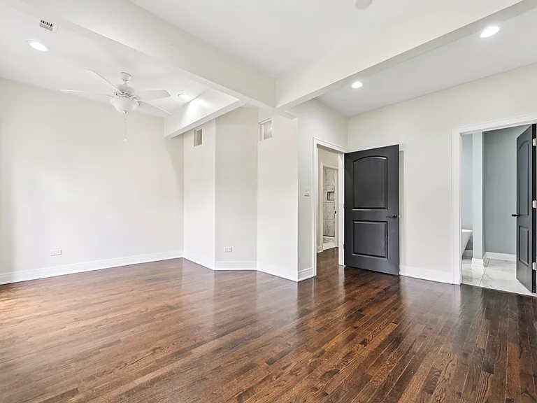 6547 S Langley Ave — Photo 8