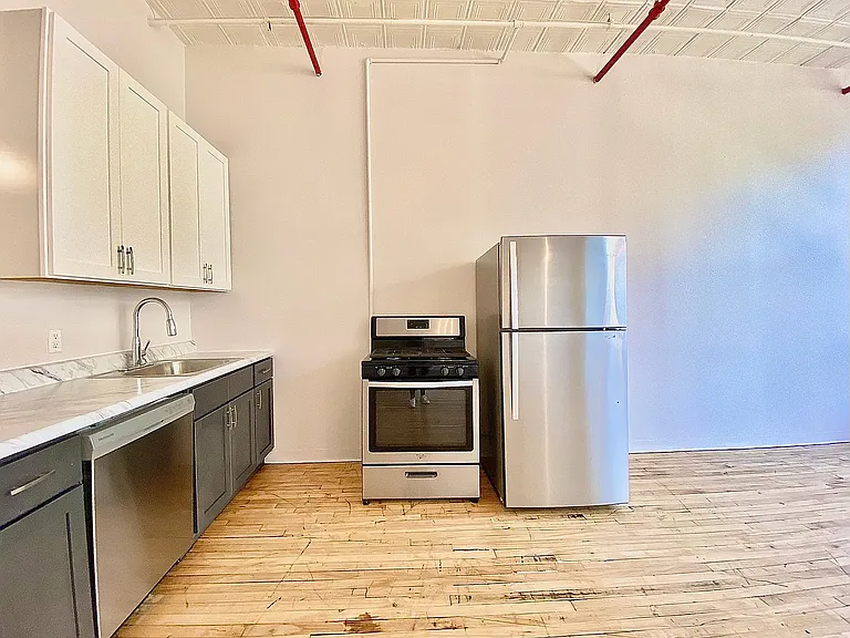 248 McKibbin St #3F — Photo 8