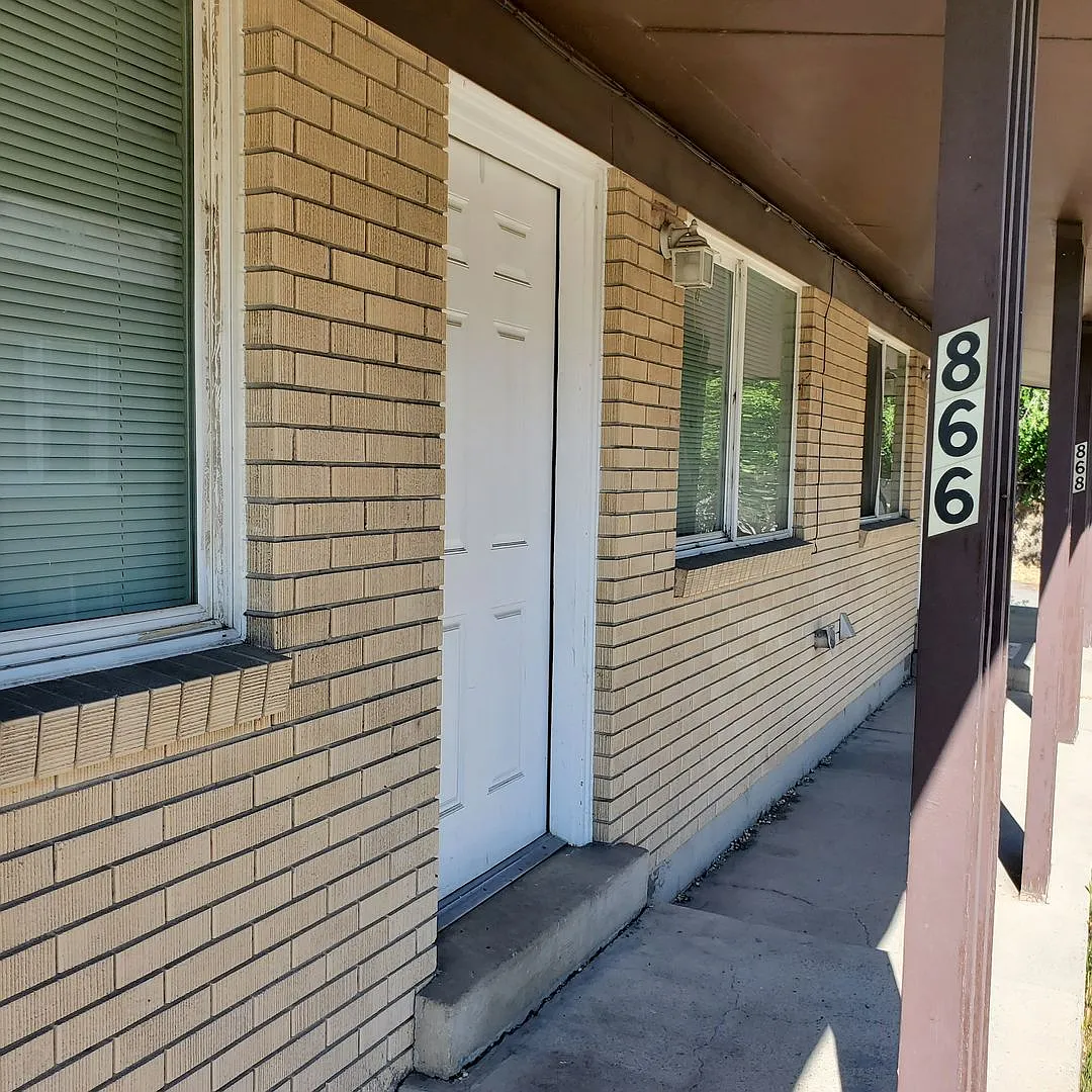 Building Photo - 866 N 600 W
