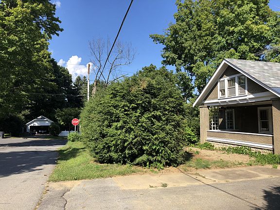 4th image of 109 Schuyler St