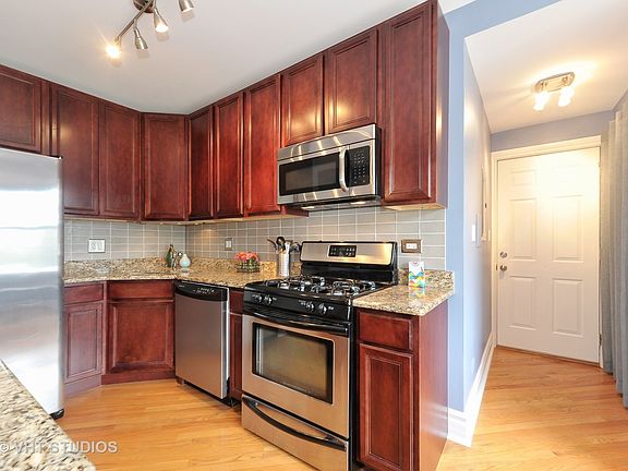 4th image of 4842 N Ashland Ave #2N
