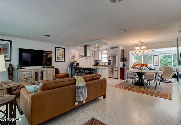 4th image of 1 Magnolia Cir