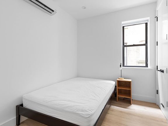 5th image of 913 Saint Marks Ave #3PRIVATEROOM5