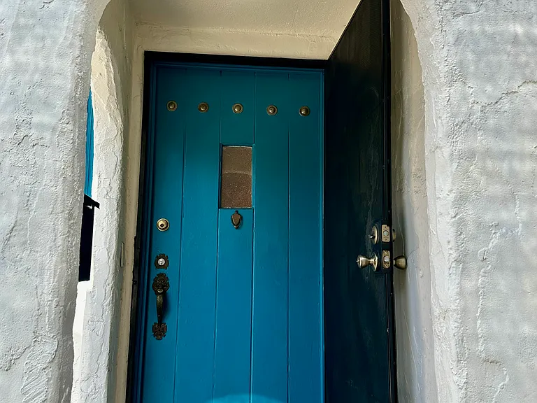 8268 Waring Ave — Photo 23
