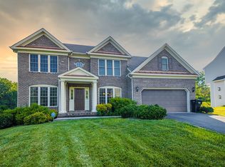 6200 Sandhurst Dr, Roanoke, VA 24018