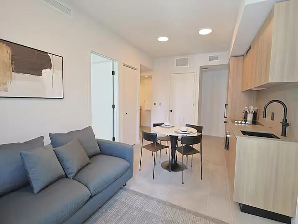 1 bed, 1.5 bath, 511 sqft, $3,950 — Photo 3