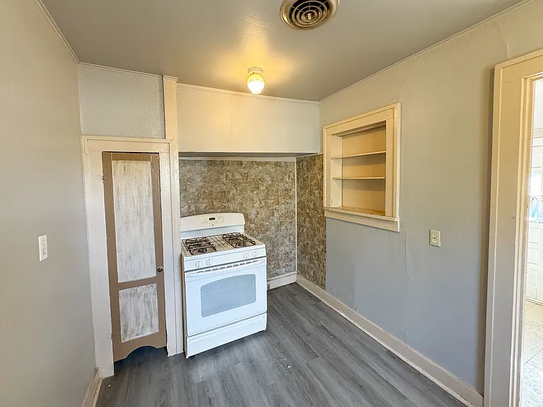 913 N Boulevard St — Photo 9