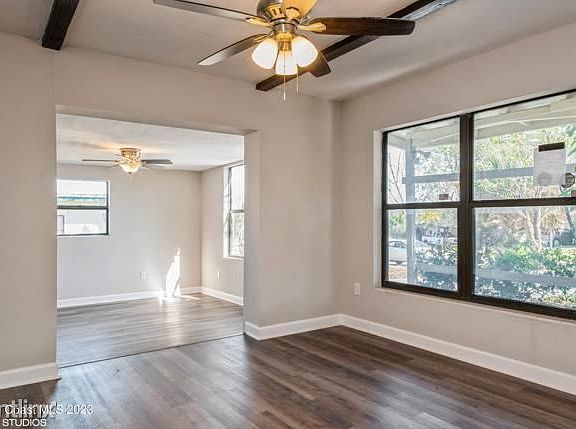 3rd image of 410R Balsam Ave