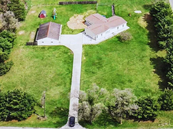 70525 Ironwood Dr, Niles, MI 49120