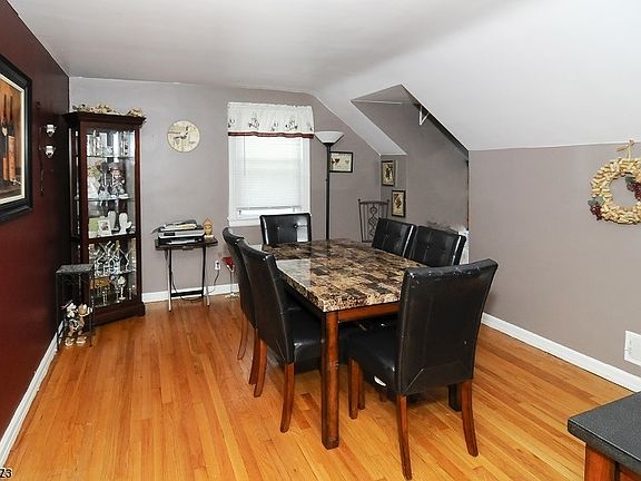 5th image of 36 Garden Ct N