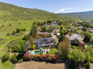 1553 Devonshire Pl, Medford, OR 97504