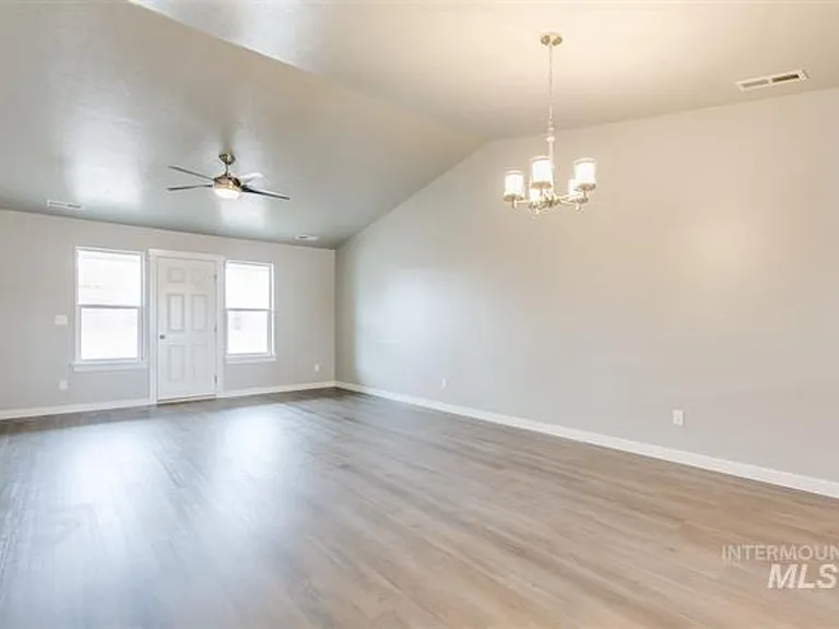 3093 NW 11th Ave — Photo 5