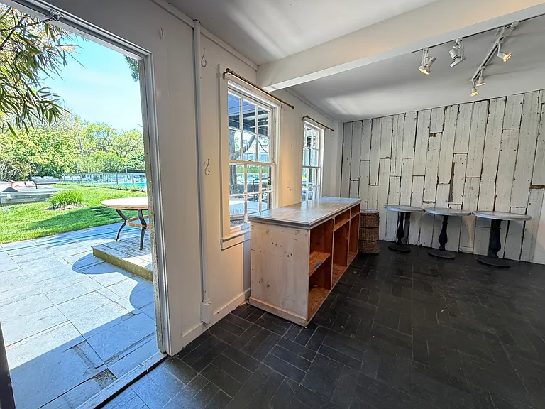House 2 Rd — Photo 2