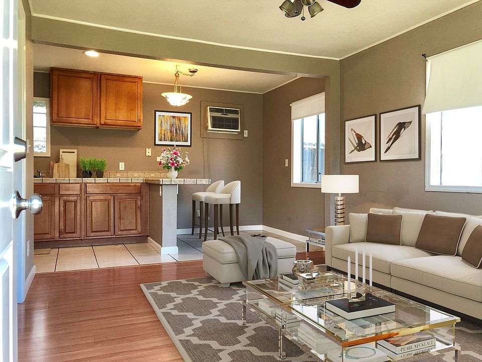 1st image of 2407 Boxwood St #2411