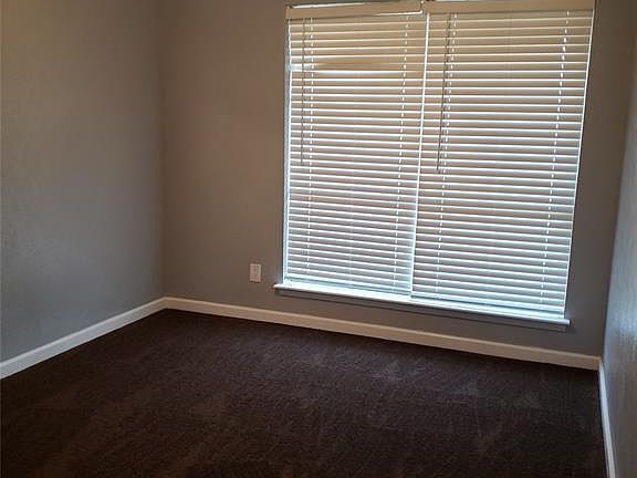 4th image of 370 Valley Park Dr