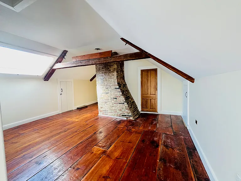 Another view of the extra space on second floor