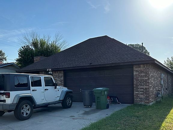 3rd image of 804 McCurry Ave