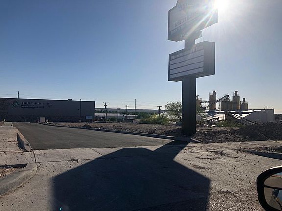 2nd image of 4545 Osborne Dr