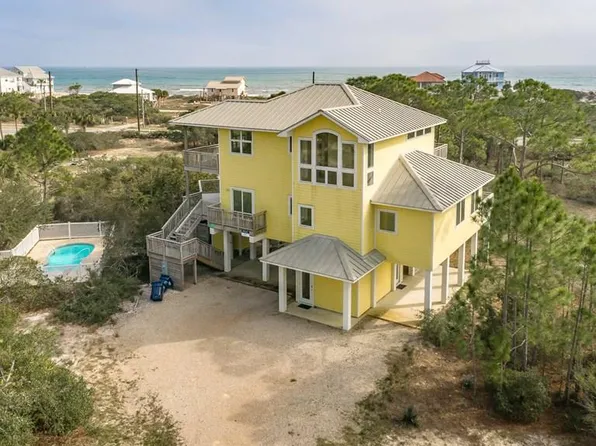 1627 Wayfarers Ct, Eastpoint, FL 32328